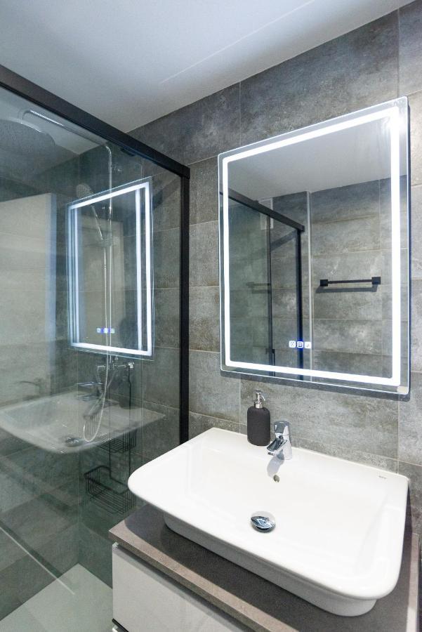 Modern Near Huelin & Free Parking Apartament Malaga